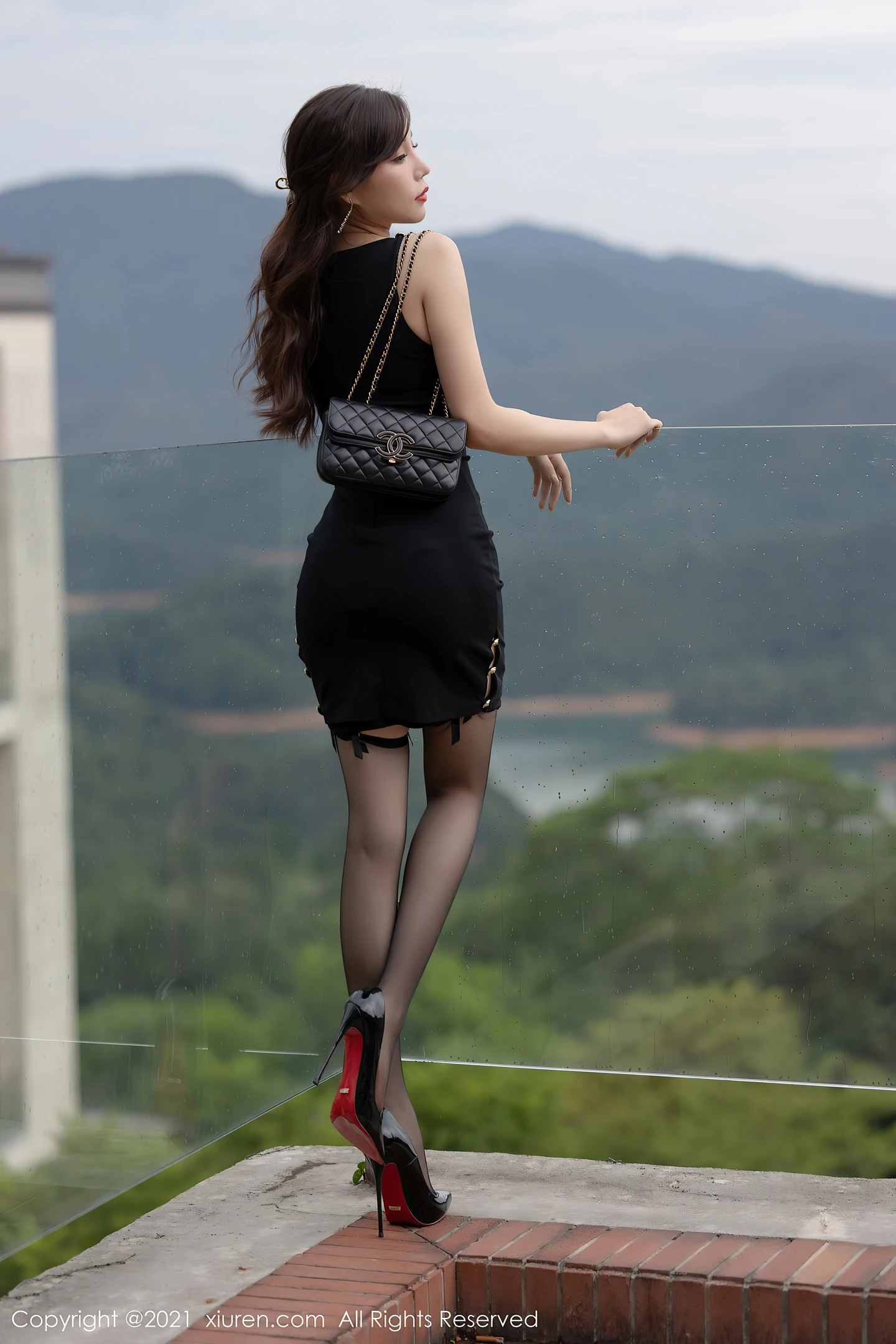 图片[2]-[XiuRen秀人网]VOL.3893 女神芝芝Booty私房黑色镂空情趣内衣配黑丝吊袜极致魅惑写真93P-秀人网官方网站